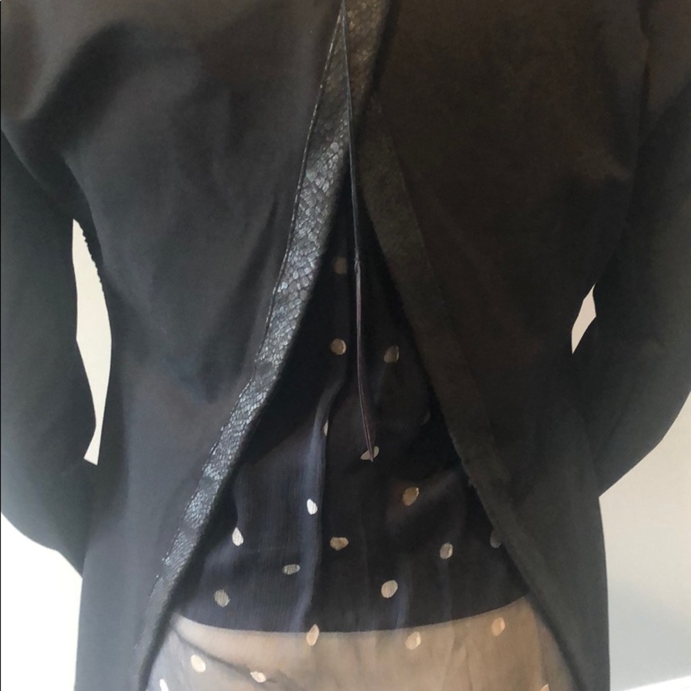Top - Picture 4 of 5